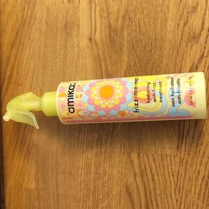 New Amika Frizz Me Not Hydrating Anti Frizz Treatment